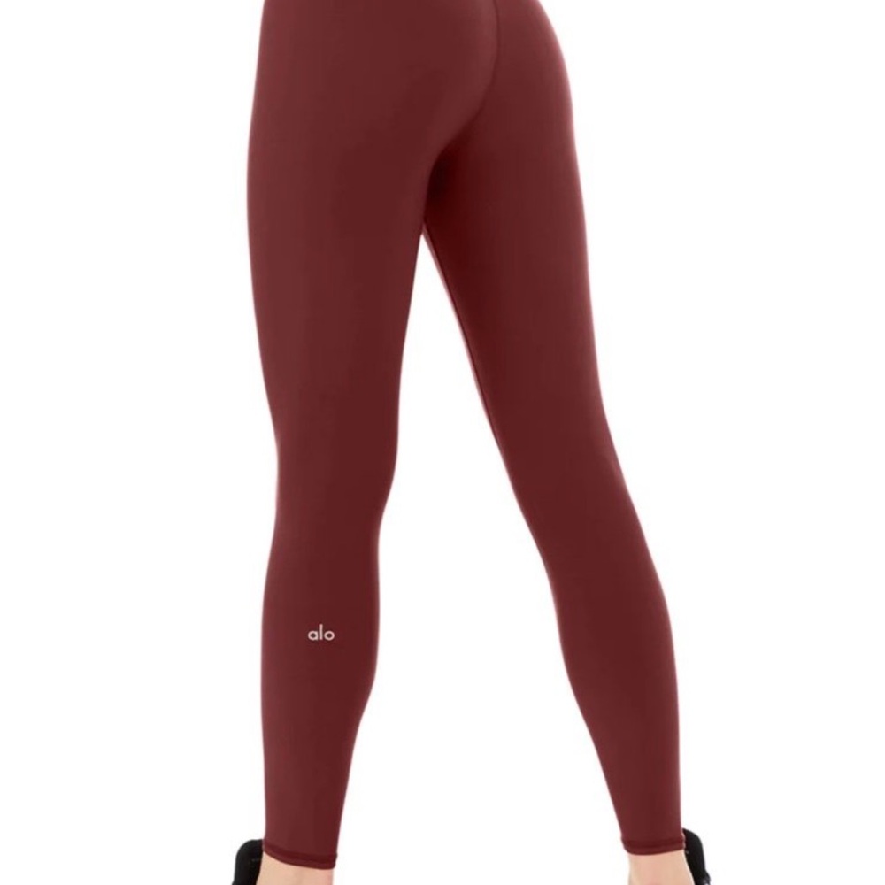 Alo Airlift High-Waist Leggings in Cranberry
